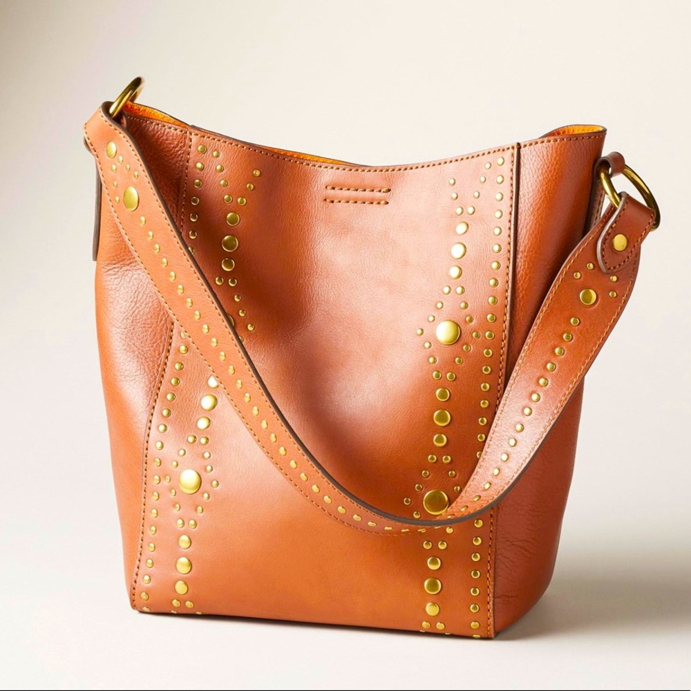Frye harness stud bag. Perfect size, 🥰 details. Recondition it 2 give new life.